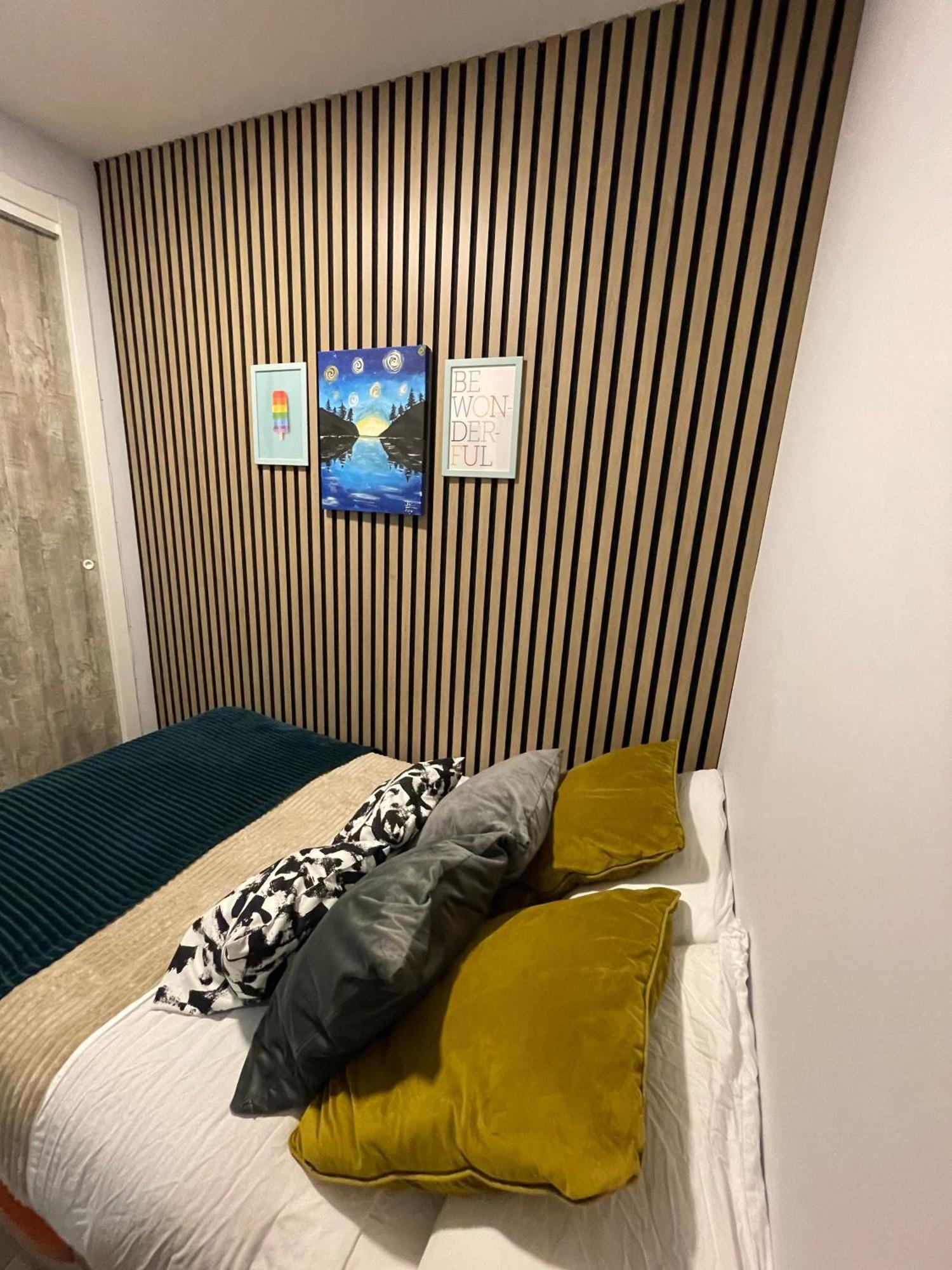 In Guest - Cozy By Rio With Sofa Bed In The Living